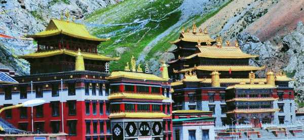 关于小金县的苯教寺庙的信息