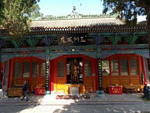 藏传佛教五泉山寺院（五泉山寺院今天开放吗）