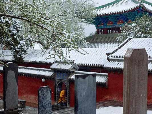 和尚寺庙雪景图片（和尚寺庙雪景图片真实）