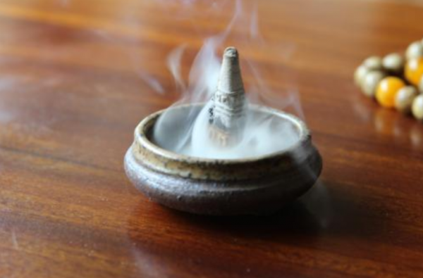 学佛人怎样做烟供（佛教烟供的方法步骤）