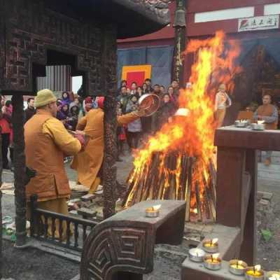 藏传佛教火供是什么意思（火供的意义和功德）